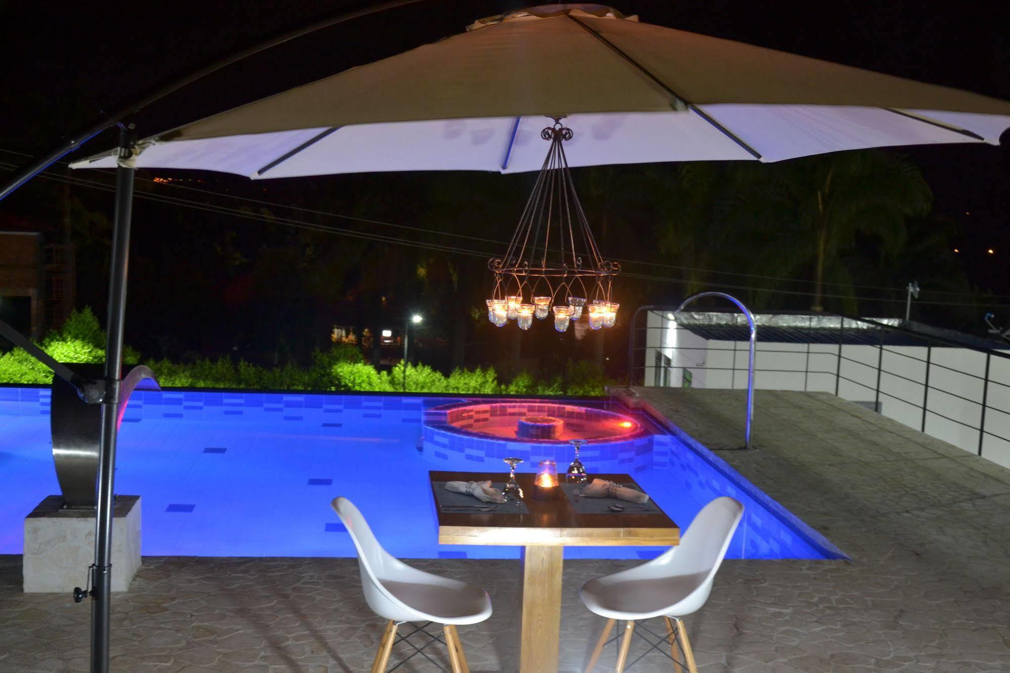 Hotel Syvanna Wellness And Spa Cerritos Exterior foto